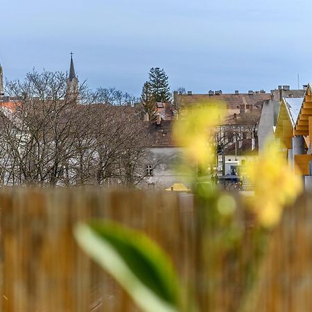 Market Apartman Sopron Exterior foto